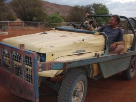 lynton und hund im bullcatcher - massives auto, eh?