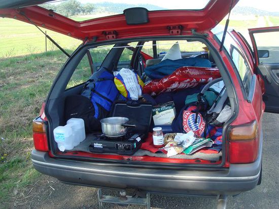 unser Auto/Bett/Kueche/Toilette/Bad/Wohnzimmer/Kuschelecke/Pool/Golfplatz/Hubschrauberlandeplatz