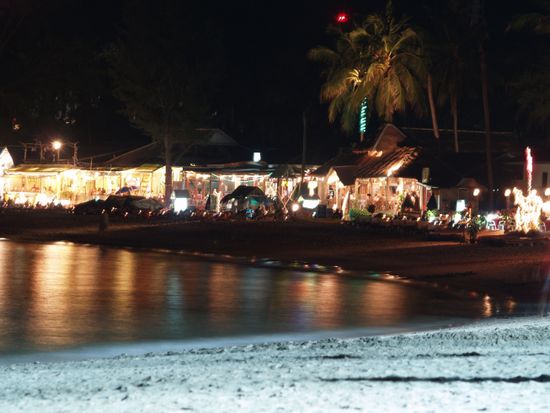 Choeng Mon Beach bei Nacht