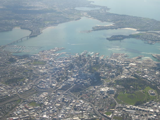 Unglaublich, wie lange habe ich davon geträumt...jetzt bin ich hier unten auf der Landkarte und meine kleine Welt steht Kopf...