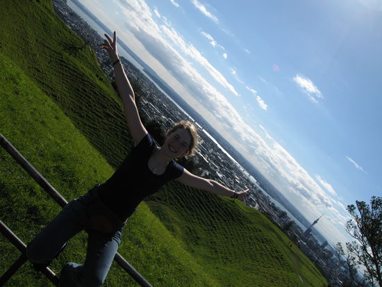 Ja, ich bin daaaaa...man siehts!!!!!!!! (auf dem erloschenen Vulkan Mt. Eden mitten in Auckland)