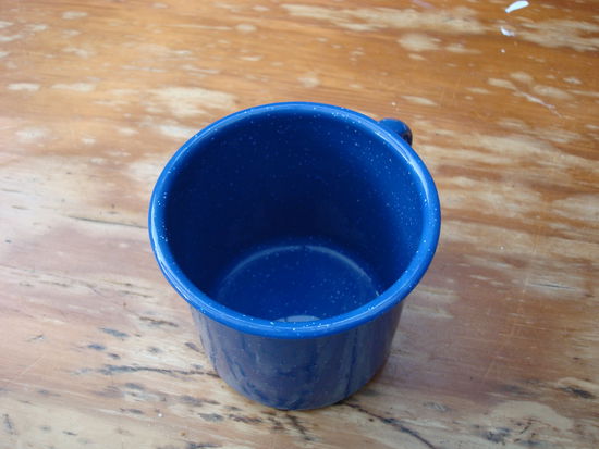 Meine Tasse...das kann man net verstehn, aber ich liebe diese Tasse und deshalb hat sie sich hier einen Platz verdient!