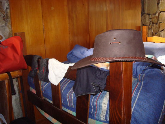 Alles was ein Cowgirl zum Leben braucht: Unterhosen, Socken &amp; Hut!