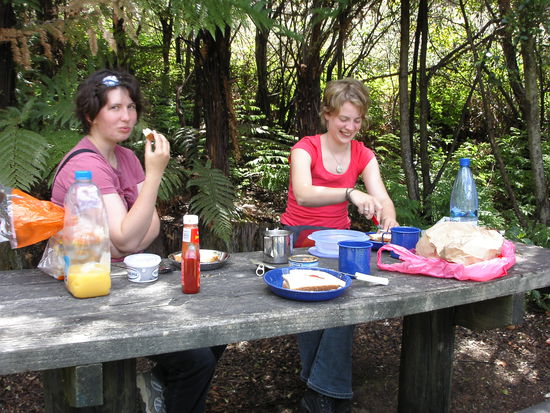 Eine kleine Staerkung nach dem Schwefelbad fuer unsere Geruchszellen.