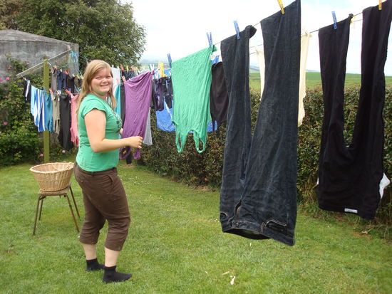 Britta fuehlt sich bei uns wohl und bleibt noch bis Donnerstagmorgen - sie arbeitet fuer uns gegen Unterkunft und Verpflegung! (haben wir geschickt eingefaedelt - gellegelle!)
