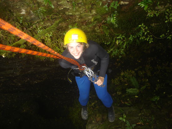 HIHI, en bisschen Schiss hab ich schon, seh ja mit dem Helm uch aus wie en kleinen Jung!