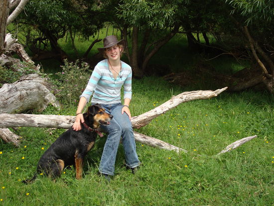 Blue is der einzige Hund, der immer bei einen kommt...ausser nachts, da ist er oefter mal aus seinem Zwinger abgehauen...aber nicht mit uns!