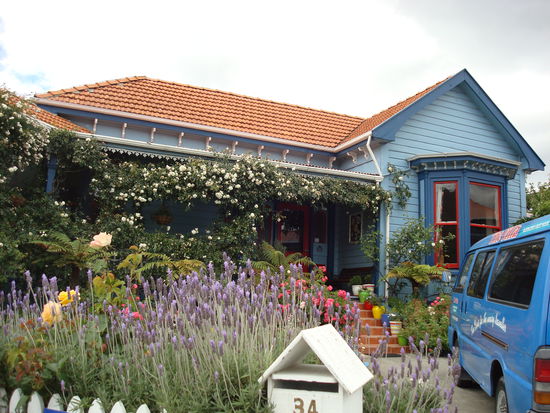 Unser Hostel in Picton...sehr schoen, nur unser Zimmer war leider sehr auf dem Praesentierteller...