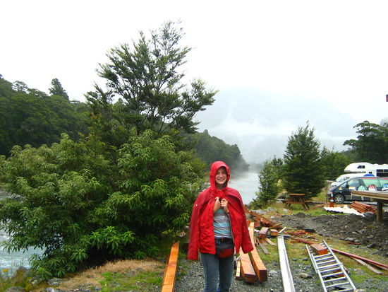 Hinter dem Hostel, aber mir muessen natuerlich Geld sparen un pennen im Auto...scheiss Wetter fuer campen, aber was sein muss, muss sein!