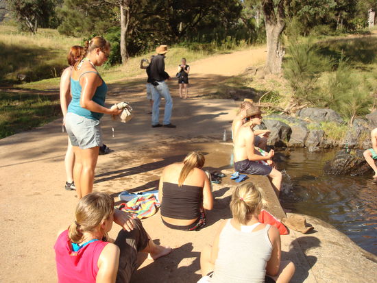 Wir am farmeigenen Fluss...superschön...