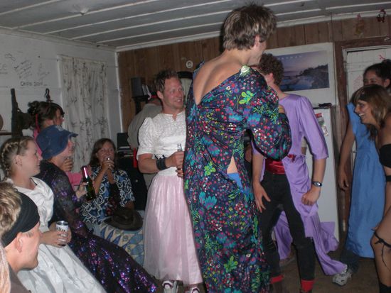 Aber ich bin ja auch net die einzige die peinlich aussieht...