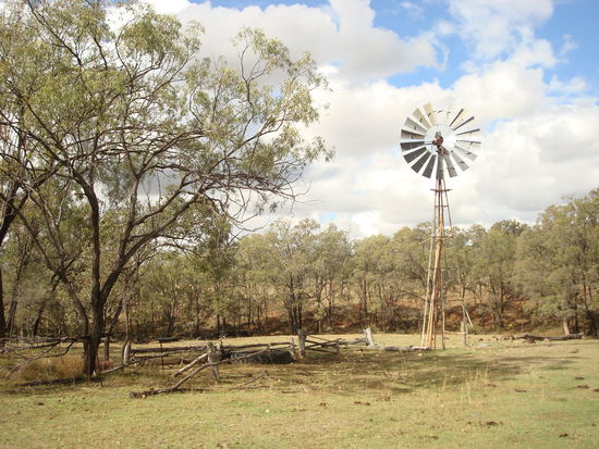 typisch australisches Farmleben - die Windmühle