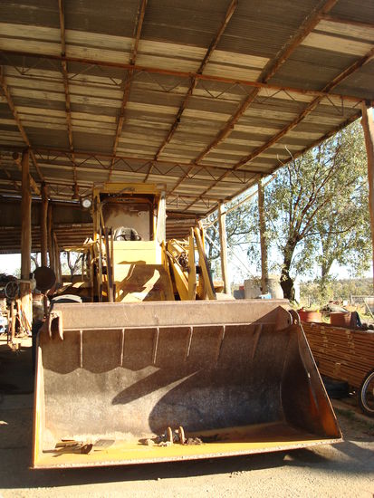 auch diesen Loader hab ich etwa ne halbe Stunde fahren können - bis dann mal wieder der Kühler kaputt war...