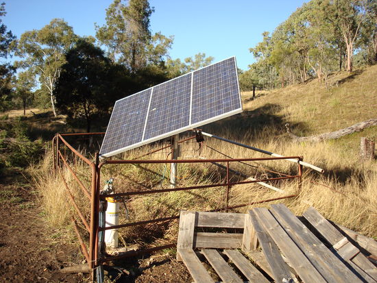 Solarpumpe in Cattlecreek - hier waren wir ca. 1000 mal, denn da war immer was kaputt - Australien und das liebe Wasser - jaja...