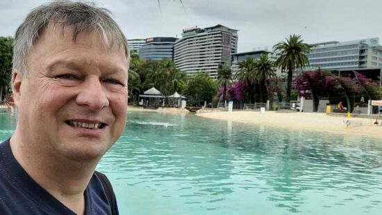 Kostenloses Freibad am River