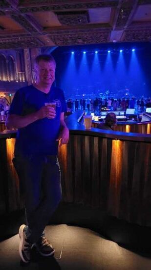 Das Bier war wieder sehr teuer! Egal das Konzert mit zwei Vorbands ging über 4 Stunden!