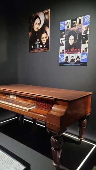 Das original Piano aus dem Film! Am Strand war ich schon!