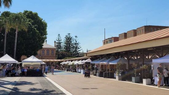 Danach besuchten wir den Homegrown Market an der Station mit lecker Foodtrucks und ...