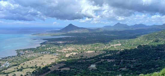 Schöne Aussicht bis nach Flic en flac