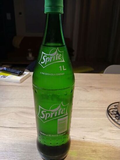 Was es hier alles gibt! Eine Sprite Glasflasche 