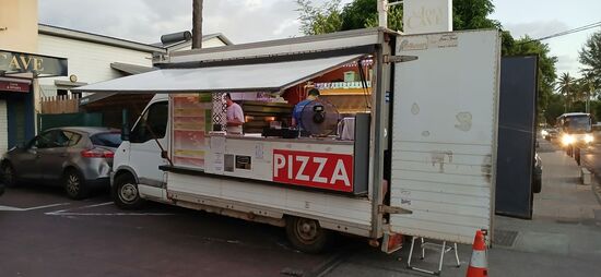 Am Sonntag war alles zu! Aber lecker Pizza gab es 