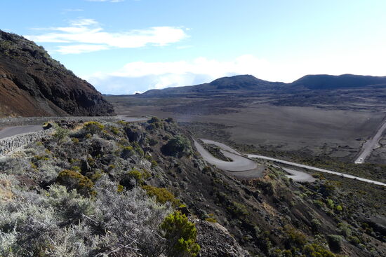Da unten ist die Zufahrst-"Strasse" zu sehen.