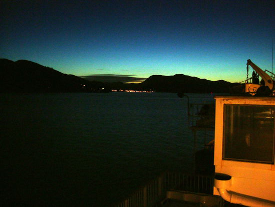 Der Hafen von Picton bei nacht.