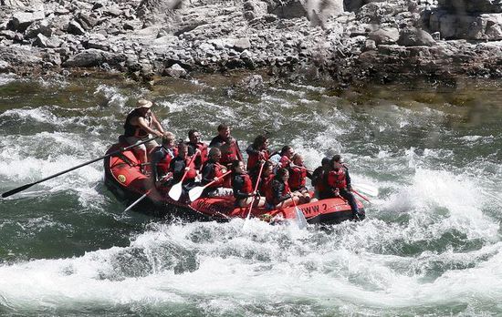 Rafting auf dem Snake River (Ich bin hinten rechts)
(Alle Rechte liegen bei dem Fotografen, das bin nicht ich!)