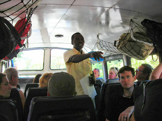 Unser Guide Blessing im Truck.