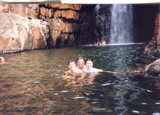 Baden im Wasserfall (Southern Rockhole) mit meinen Begleitern