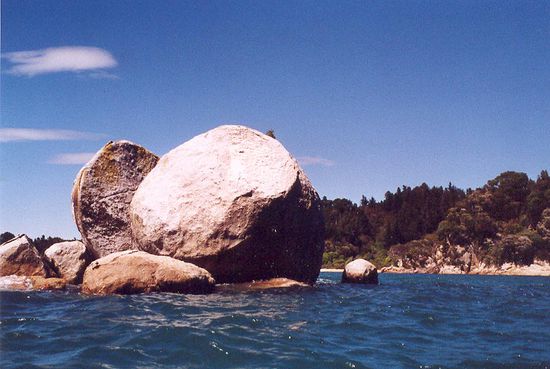 Gespaltener Apfel (-felsen) 