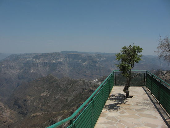 Kupfercanyon (10 mal groesser als der Grand Canyon)