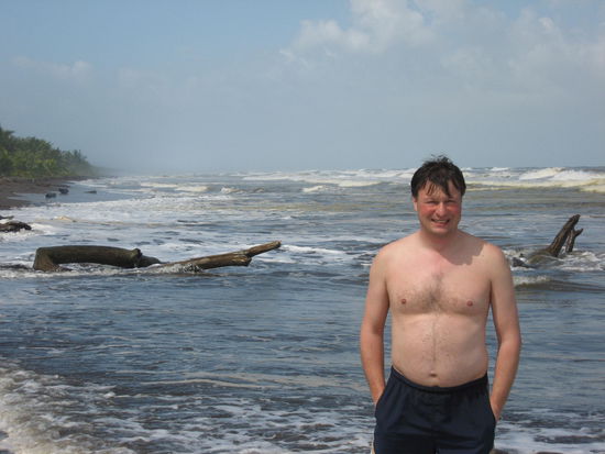 Sehr gut aussehender Tourist am Strand!