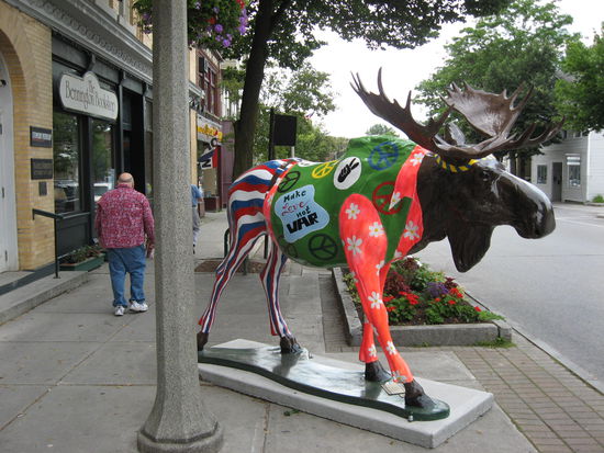 Viele Elche in Bennington: Make love not War