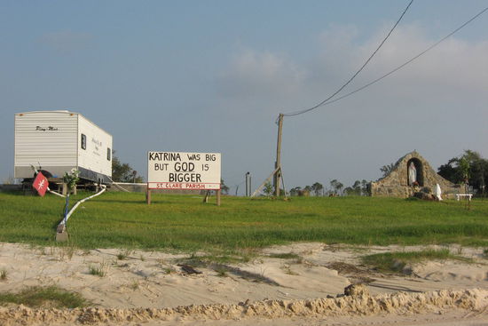 Wo ist die Kirche? Ein Wohnwagen!