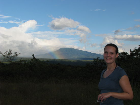 Vulkan mit Regenbogen, na bitte!