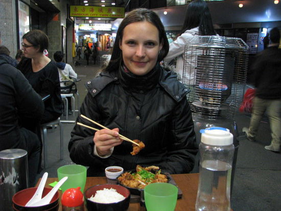 Geschaft durch Jetlag und Ausflügen genießen wir in Chinatown unser Abendbrot.