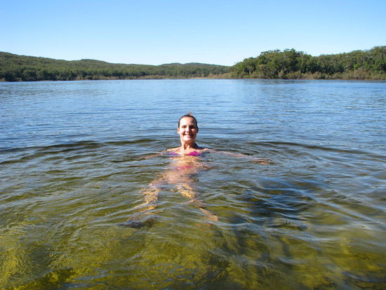 Mutige Steffi im See