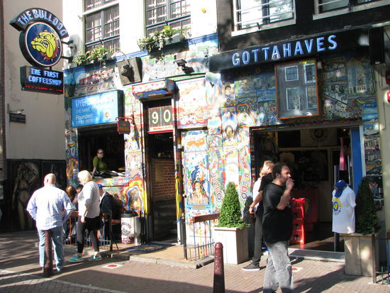 The Bulldog habe ich als Motiv auf meinem Handy. Ich wußte gar nicht für was das Logo steht