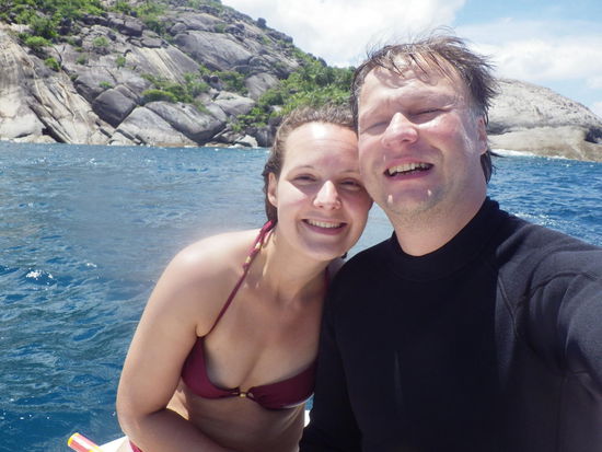 Rechtzeit vor den Haien (Fledermausfische) aus dem Wasser gerettet 