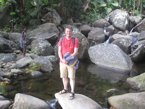 Unser Guide im Hintergrund mit perfektem Deutsch