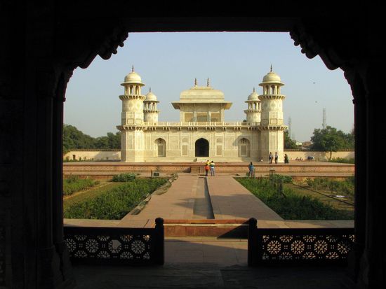 Itmad-ud-Daulah (kleines Taj Mahal)