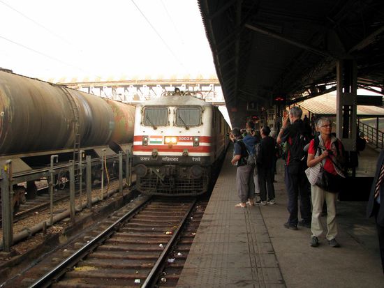 Unser Zug läuft ein (Agra - Jhansi)