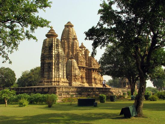 Erotische Tempelanlage in Khajuraho (Westgruppe)