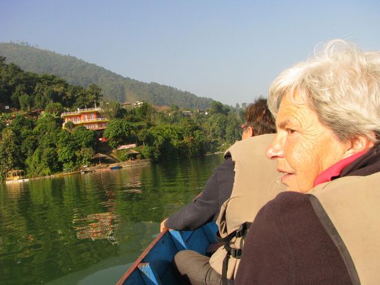 Mit dem Boot über den See