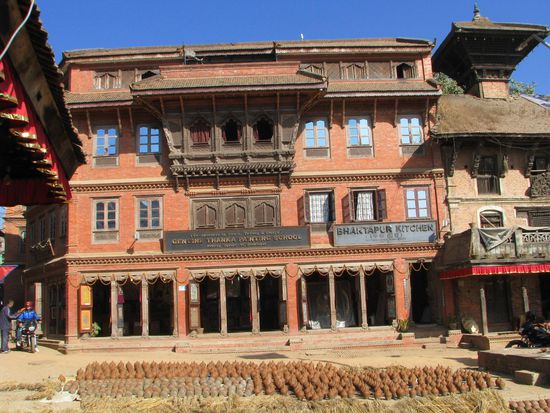 Bhaktapur, Pottery Square