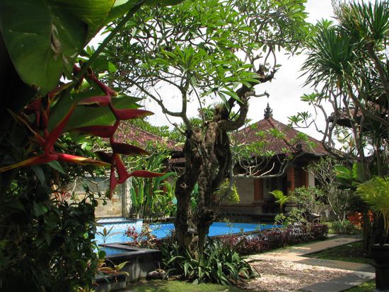 Unser Hotel Garten mit Pool