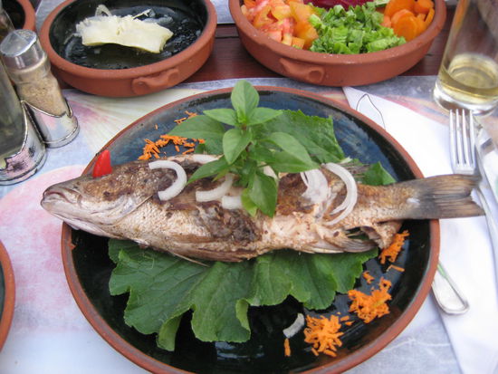 Ganzer Fisch! Lecker!