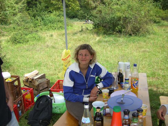 Jule schaut sich die Action an!