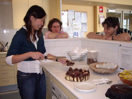 Mei mit Lindy's Kuchen und rechts im Bild mein Kuchen
